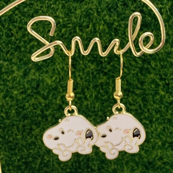 Snoopy Earring, Peanuts Earring, Snoopy Jewelry, Gift Idea, Peanuts Jewelry - Picture 2 of 5